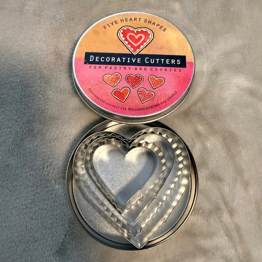 Classic‎ Williams-Sonoma Heart Cookie Cutters Set of 5 w Tin Valentines Day